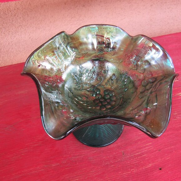 Vintage Mint Green Carnival Glass Dish - Picture 3 of 7